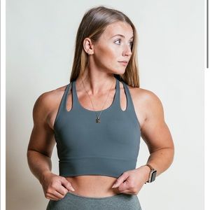 The Kaitlin sports bra in Pine